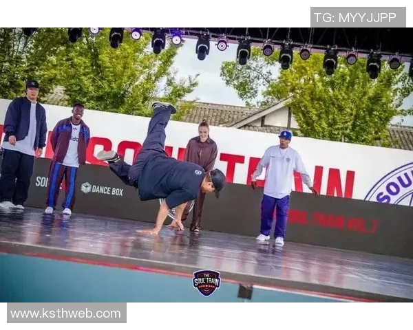 成都街舞队与西安街舞队赛后复盘探讨团队协作的成功与挑战